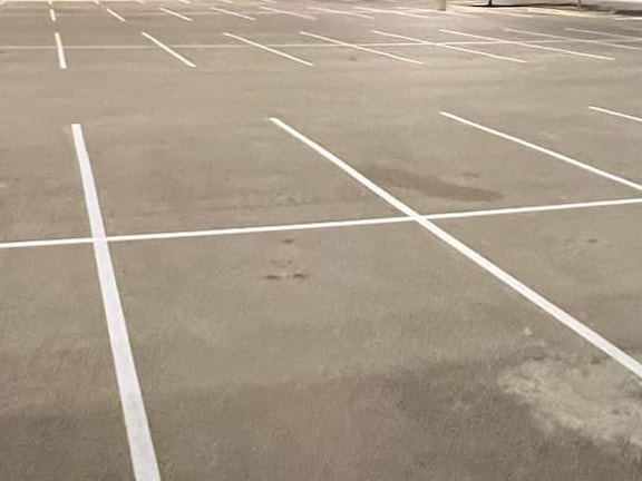 Parking Lot Striping White Lines Bradenton, Florida